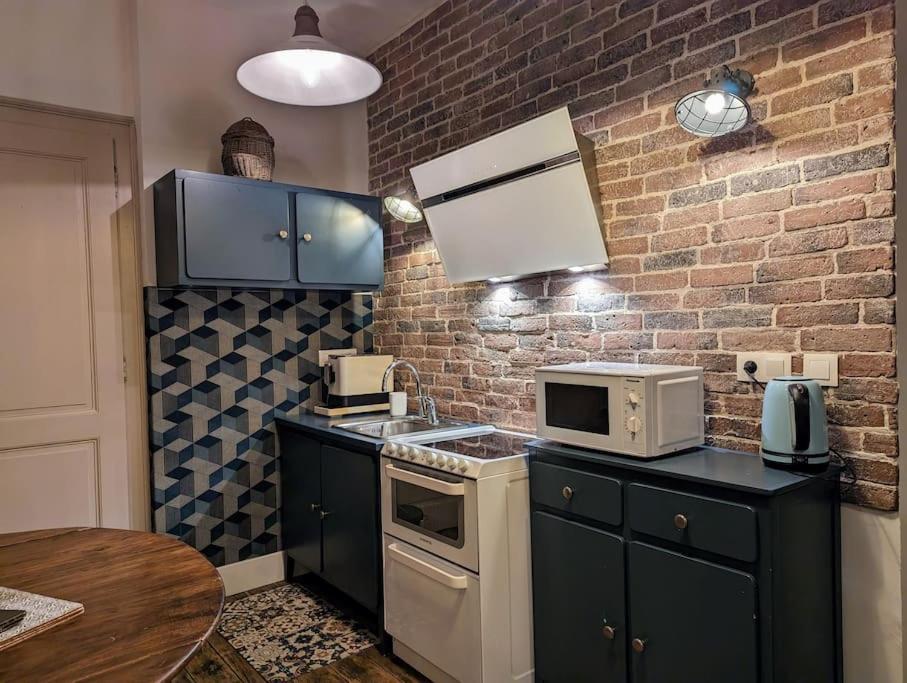 L'Appartement Du Voisin D'Hugo Besançon Exterior foto